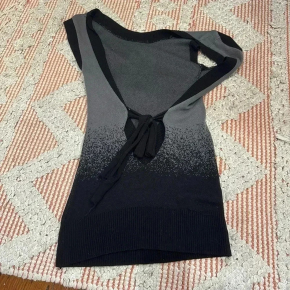 Forever 21 Black Ombré knit off the shoulder top - Picture 6 of 6